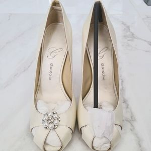 Silk satin wedding shoes